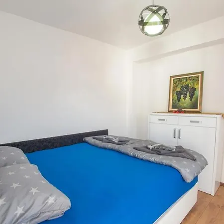 View דירה מוסטר