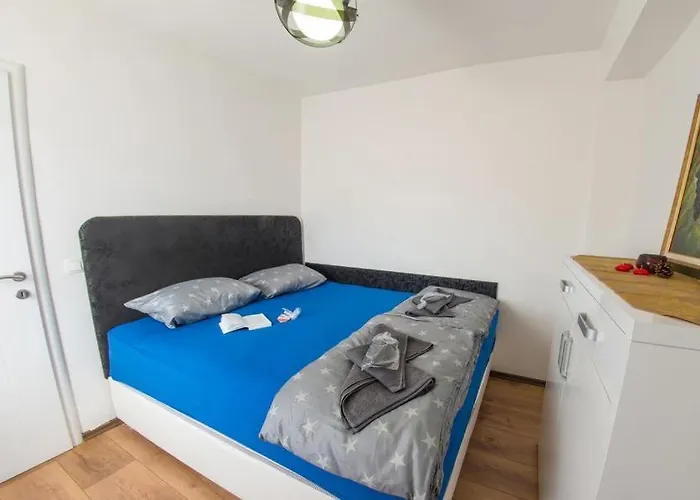 View Διαμέρισμα *