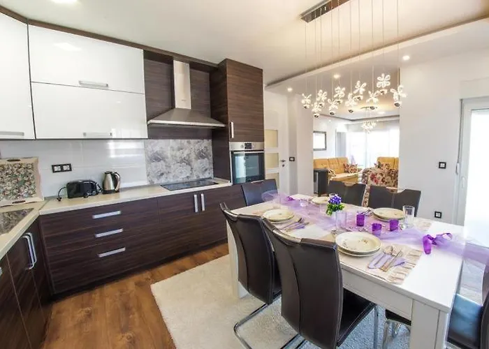 View Διαμέρισμα *